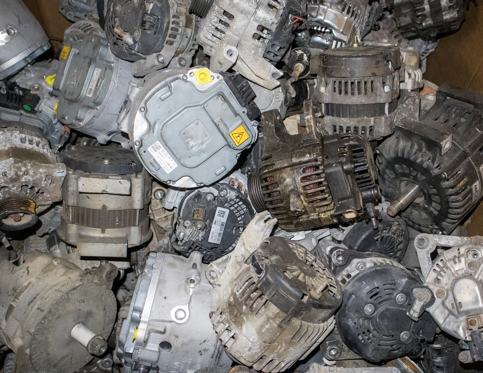 Alternator scrap metal example - Image 1 of 2